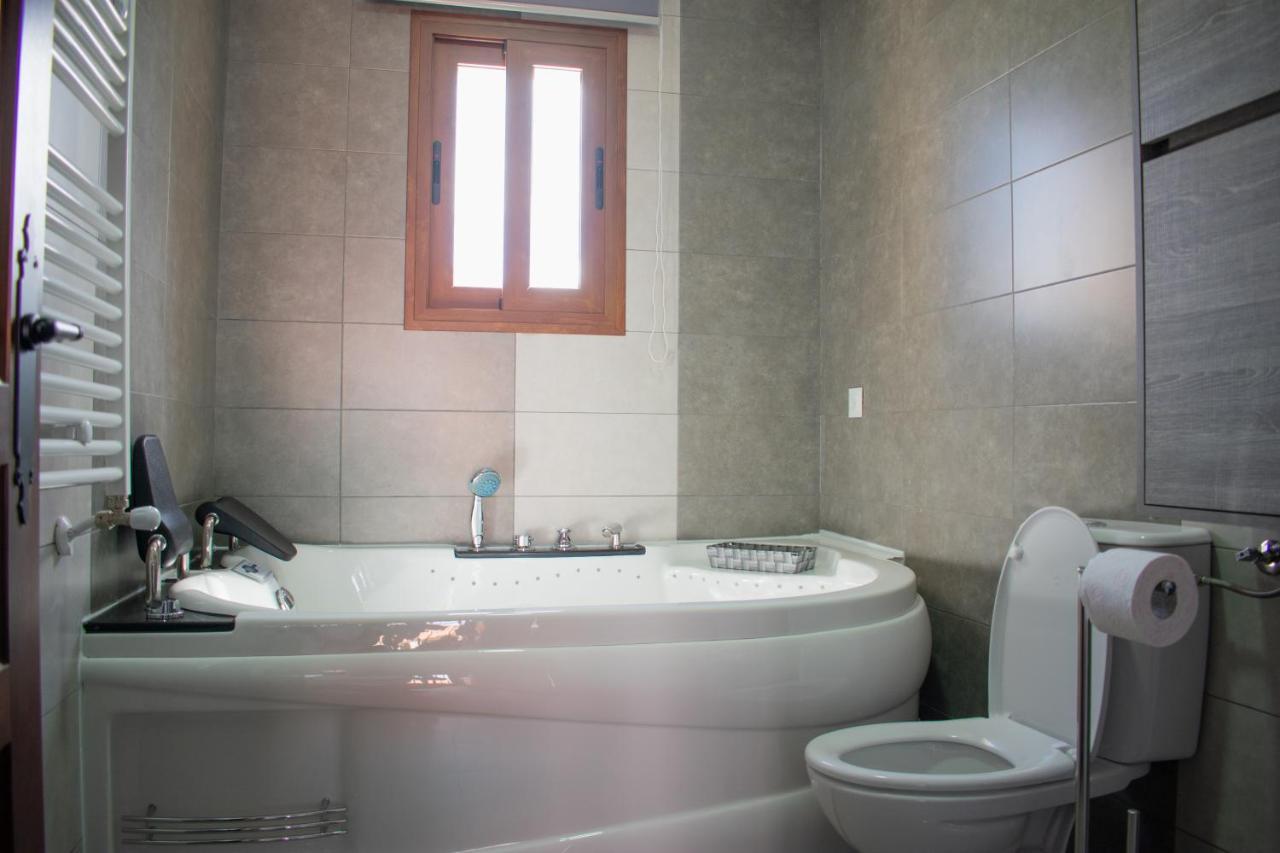 Apartamentos Cerezo La Codosera Bagian luar foto